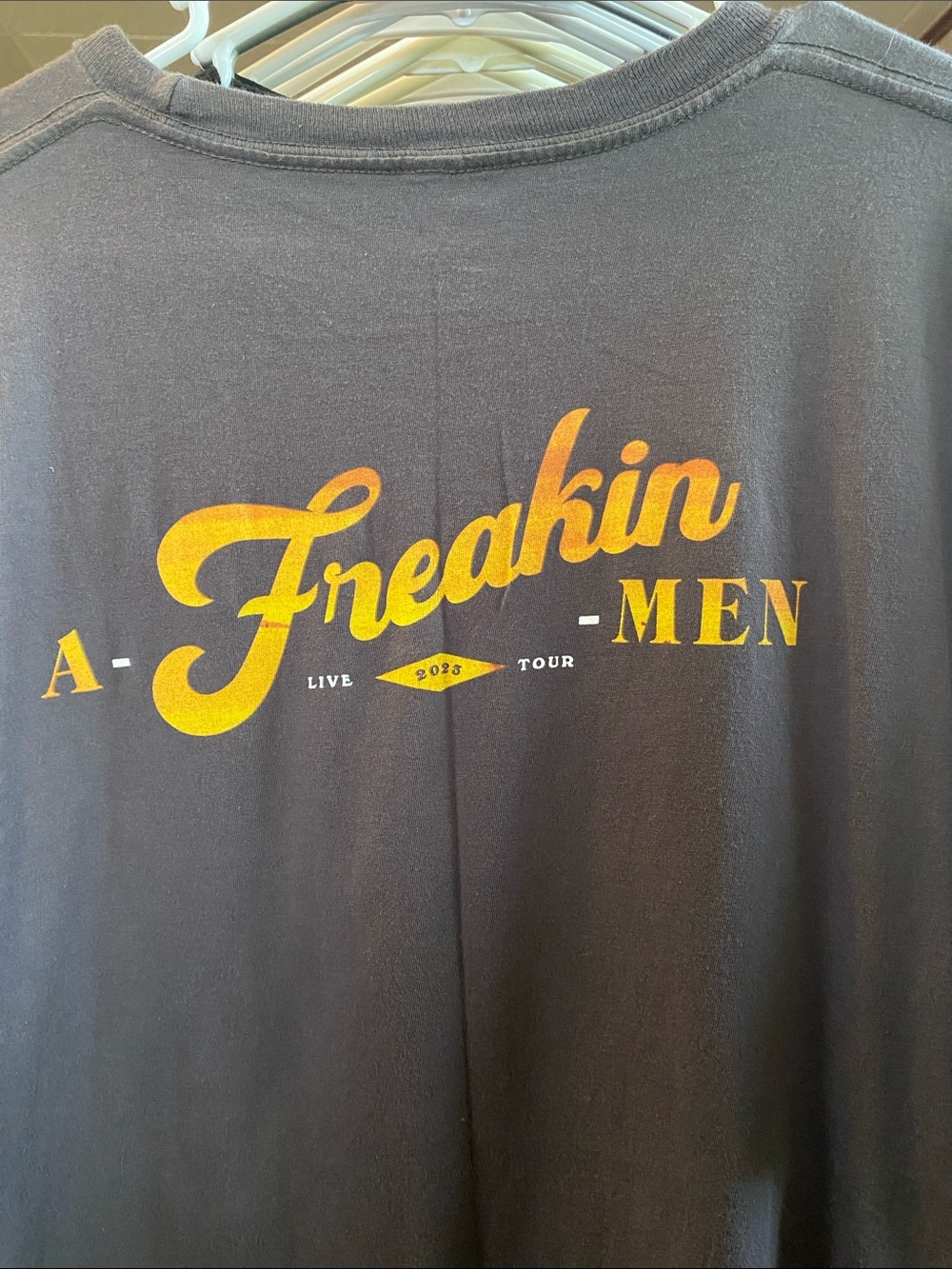 Elle King Charcoal Short Sleeve Graphic Tee with Yellow Print - Picture 4 of 5